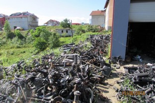 У претресима на подручју Велике Кладуше пронађена велика количина кријумчарених ауто-дијелова