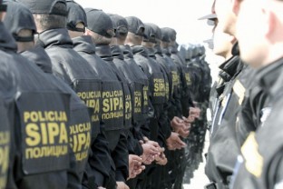 Полицијски службеници СИПА-е учествовали на мостарском и острошком полумаратону