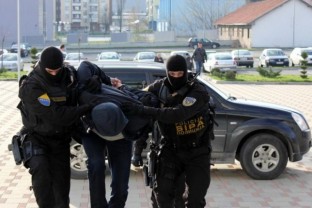 Претреси због кријумчарења људи – два лица лишена слободе