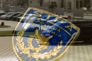 У наставку оперативне акција &bdquo;Лан&ldquo; лишен слободе полицијски службеник