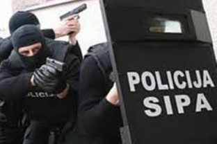СИПА лишила слободе два лица због организованог криминала и злоупотребе положаја